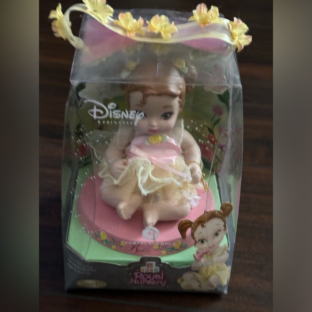 Like new in box Disney Princess Belle 2006 Porcelain Doll